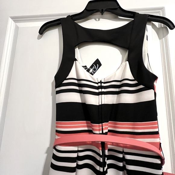 Spring dress - Picture 3 of 3